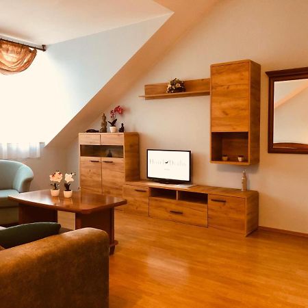 Hotel Derby Karlovy Vary Bagian luar foto