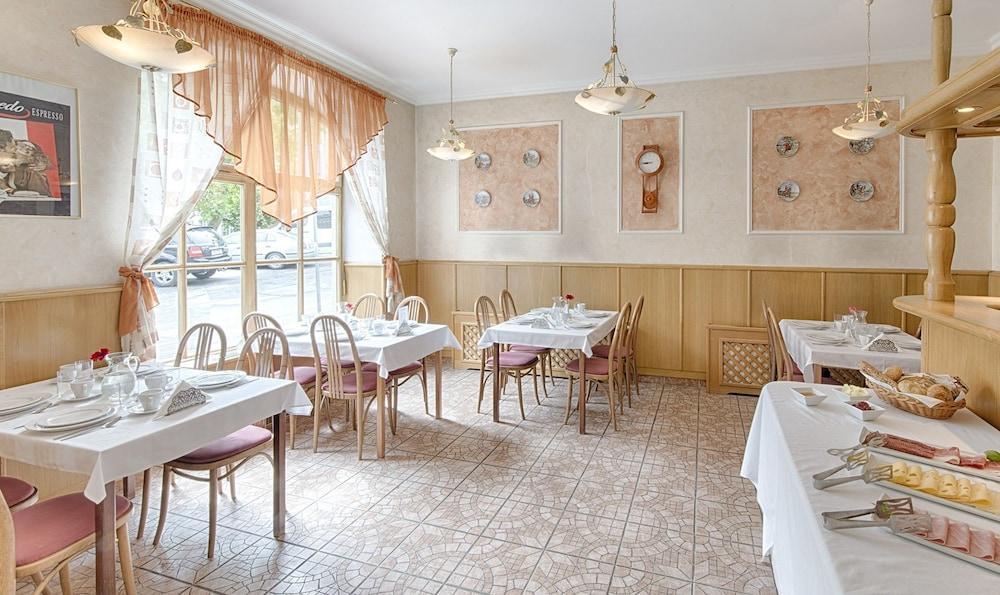 Hotel Derby Karlovy Vary Bagian luar foto