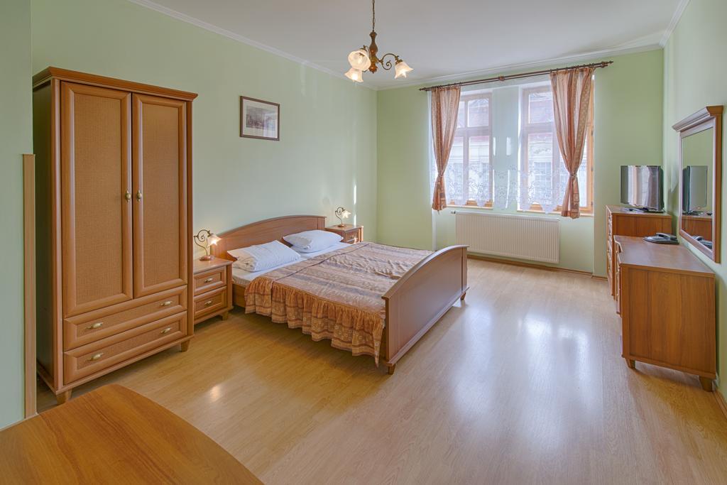 Hotel Derby Karlovy Vary Ruang foto