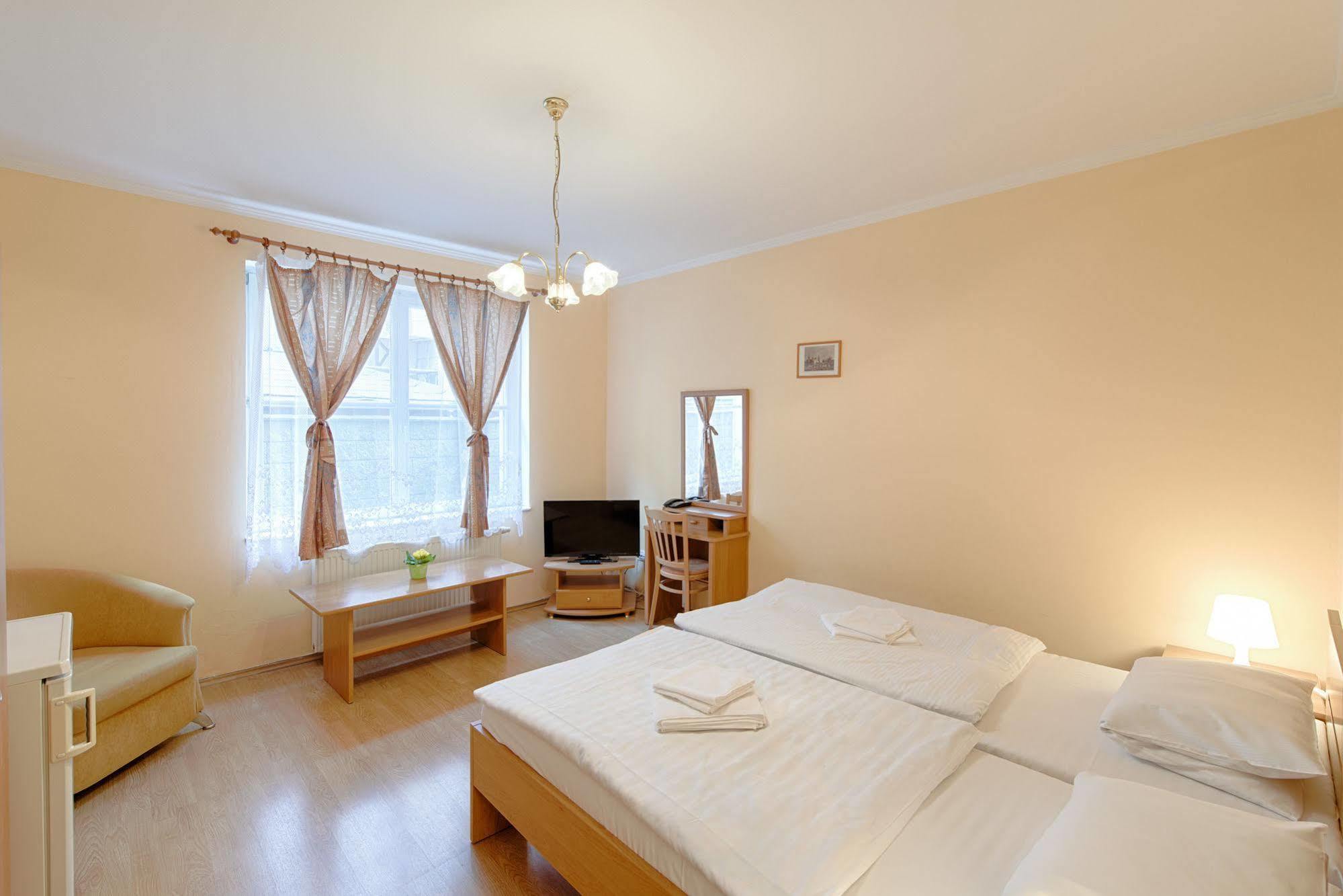 Hotel Derby Karlovy Vary Bagian luar foto