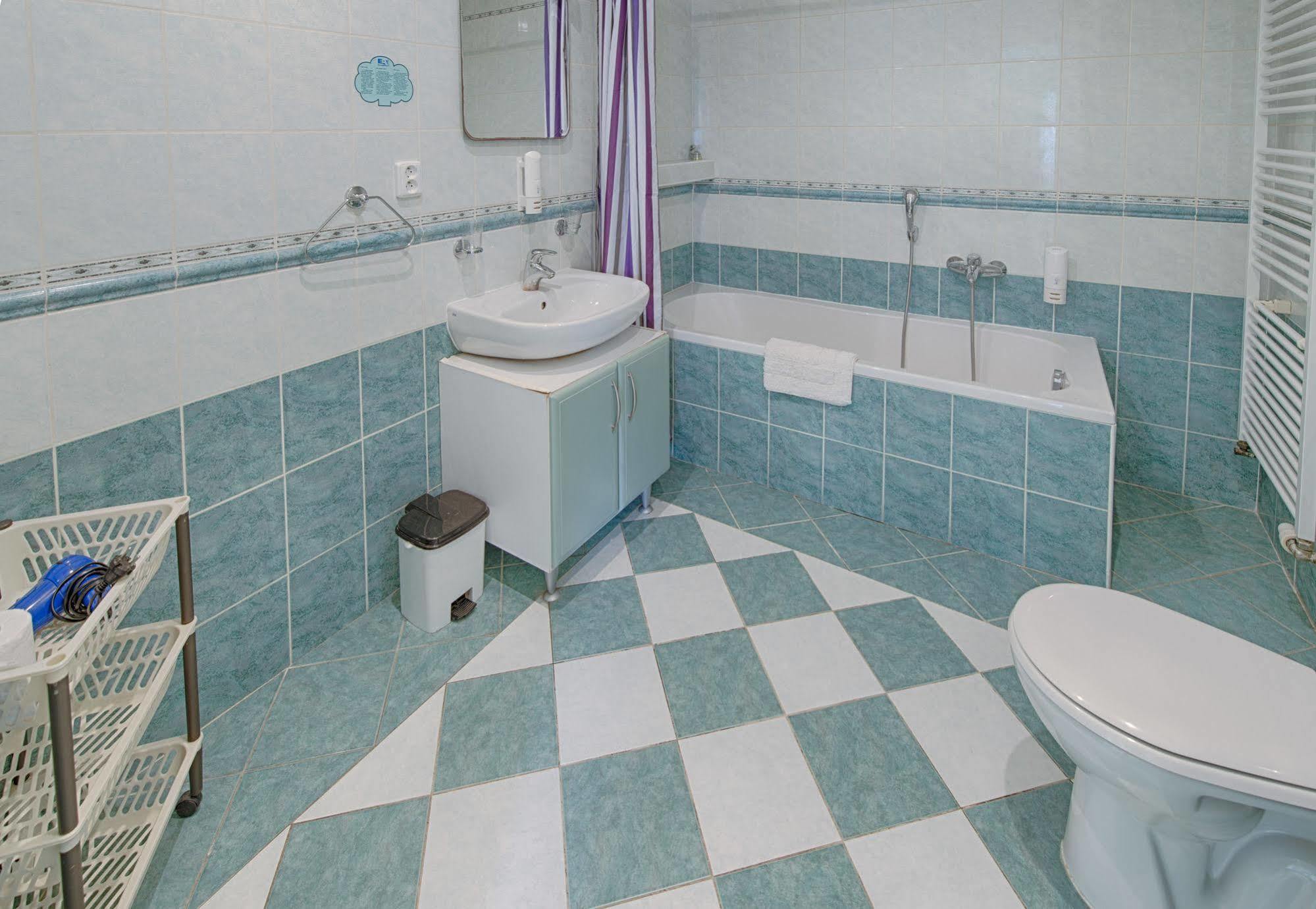 Hotel Derby Karlovy Vary Bagian luar foto