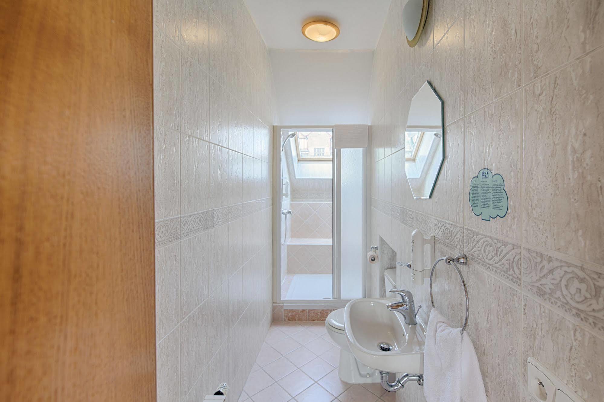 Hotel Derby Karlovy Vary Bagian luar foto