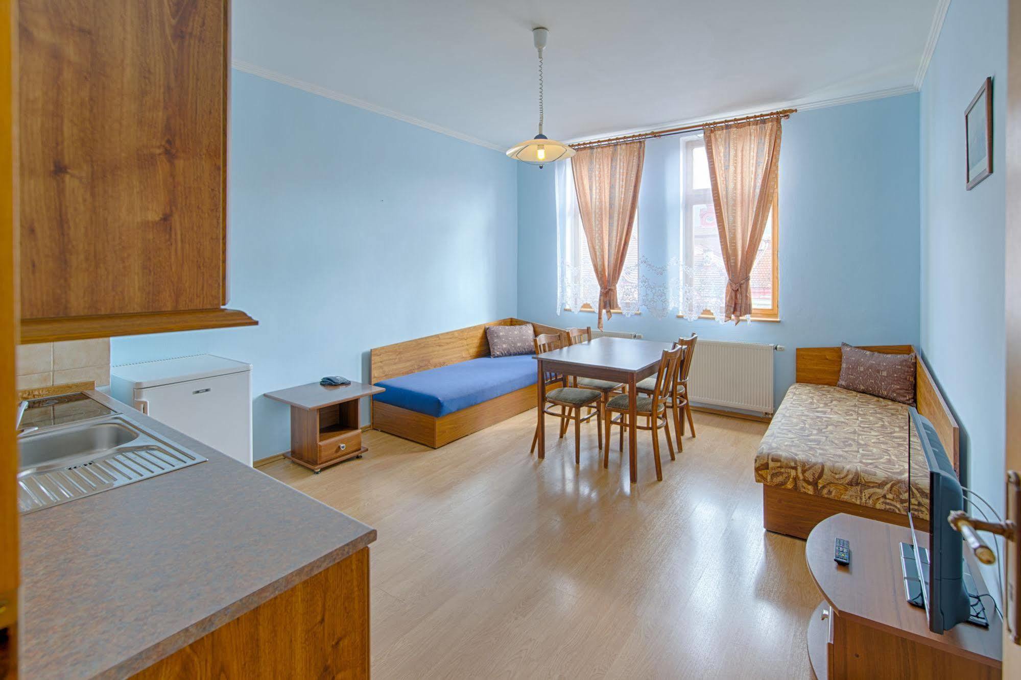 Hotel Derby Karlovy Vary Bagian luar foto