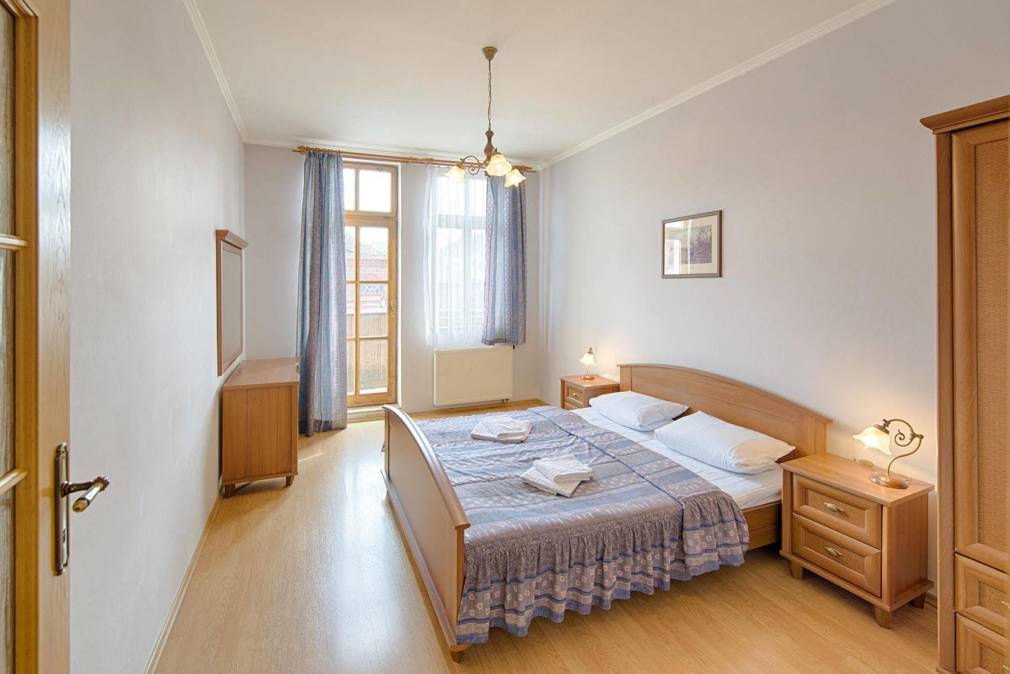 Hotel Derby Karlovy Vary Bagian luar foto