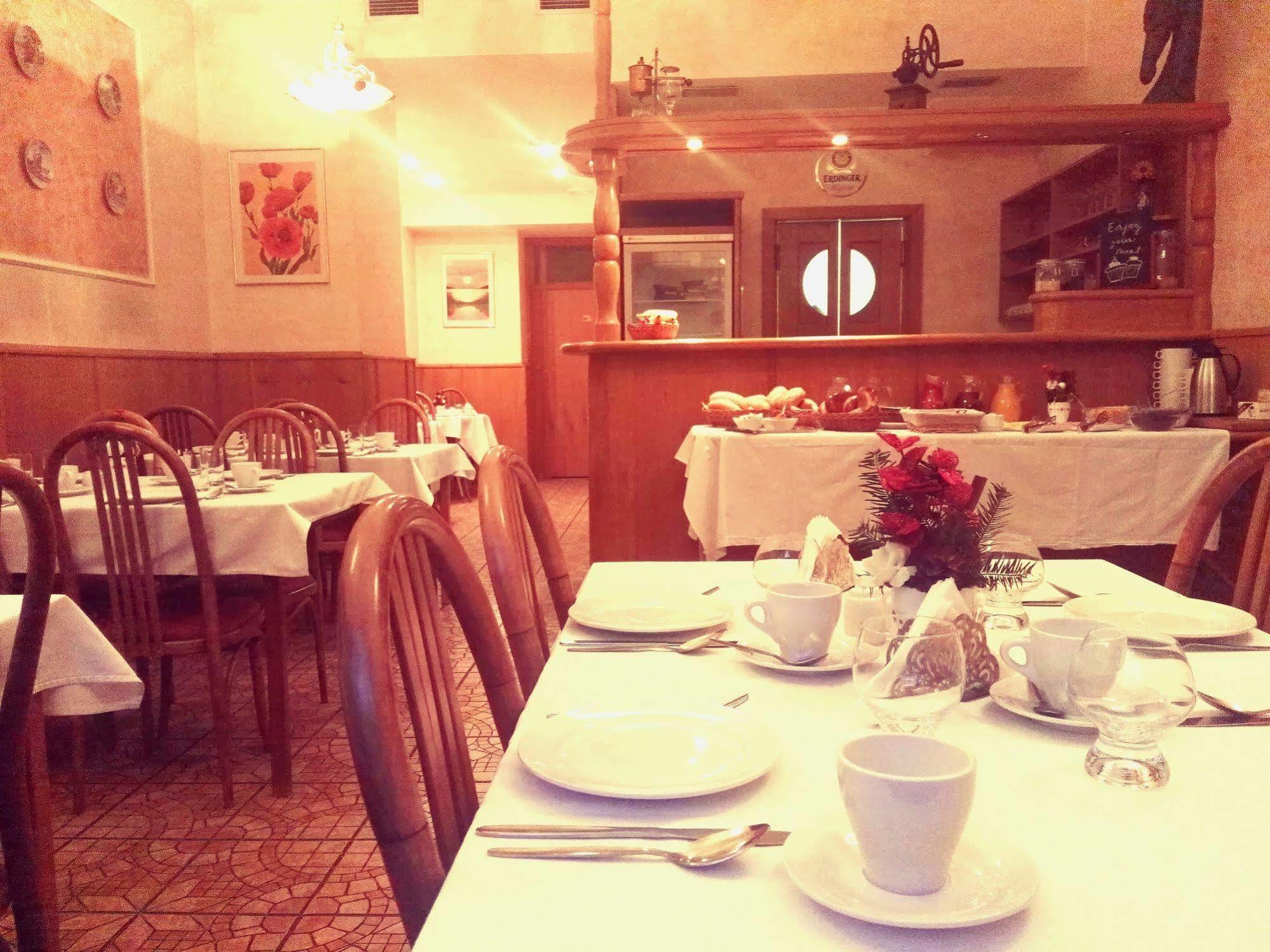 Hotel Derby Karlovy Vary Bagian luar foto