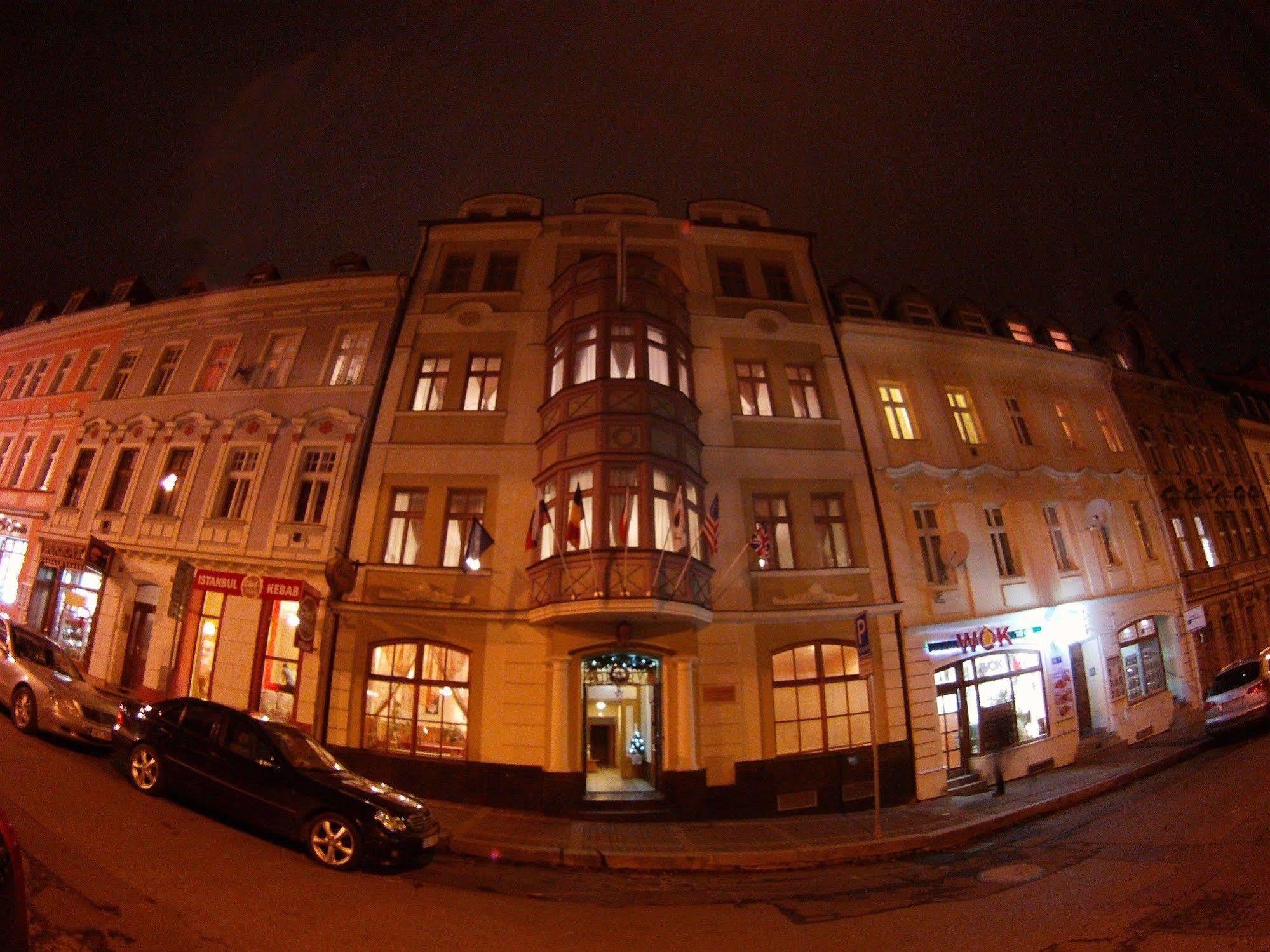 Hotel Derby Karlovy Vary Bagian luar foto