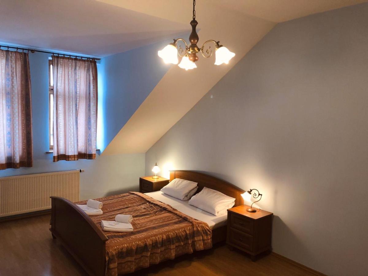 Hotel Derby Karlovy Vary Bagian luar foto